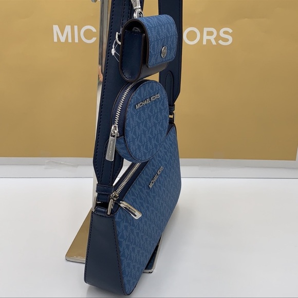 Michael Kors Jet Set Travel Crossbody w Tech Attch - Picture 10 of 16